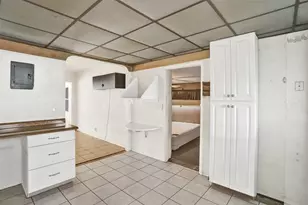 632 SW 8th St, Hallandale Beach, FL 33009 - Photo 13