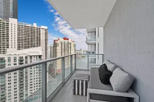 1300 Brickell Bay Dr, Miami, FL 33131 - Photo 25
