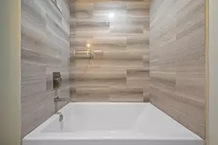 1300 Brickell Bay Dr, Miami, FL 33131 - Photo 19