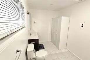 536 NW 45th St, Fort Lauderdale, FL 33309 - Photo 9