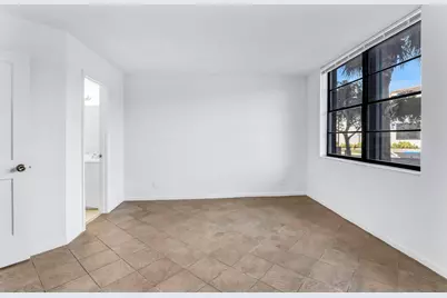 210 Lake Pointe Drive #103, Fort Lauderdale, FL 33309 - Photo 17