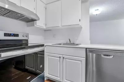 210 Lake Pointe Drive #103, Fort Lauderdale, FL 33309 - Photo 9