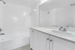 210 Lake Pointe Dr, Fort Lauderdale, FL 33309 - Photo 15