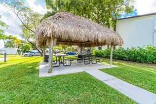 210 Lake Pointe Dr, Fort Lauderdale, FL 33309 - Photo 37