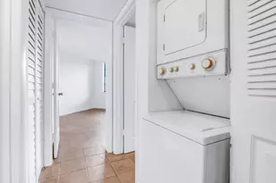 210 Lake Pointe Dr, Fort Lauderdale, FL 33309 - Photo 11