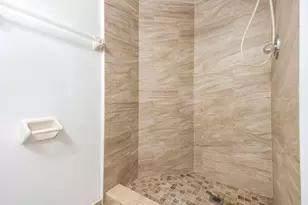 210 Lake Pointe Dr, Fort Lauderdale, FL 33309 - Photo 21