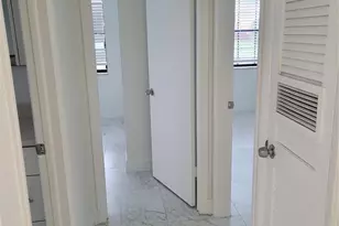 770 NE 38th St, Oakland Park, FL 33334 - Photo 11