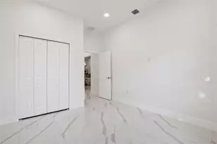 2407 NW 8th St, Fort Lauderdale, FL 33311 - Photo 17