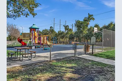 5180 SW 13th Street, Plantation, FL 33317 - Photo 45