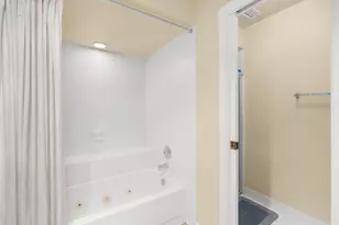 8371 Waterford Cir, Tamarac, FL 33321 - Photo 31