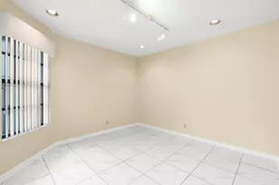 8371 Waterford Cir, Tamarac, FL 33321 - Photo 17