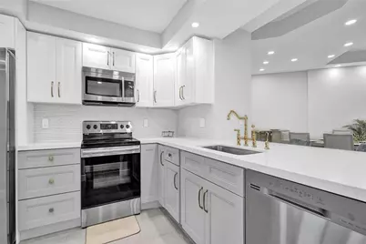 7484 La Paz Boulevard #101, Boca Raton, FL 33433 - Photo 17