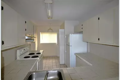 9477 Palm Circle, Pembroke Pines, FL 33025 - Photo 3