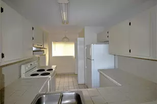 9477 Palm Cir, Pembroke Pines, FL 33025 - Photo 3