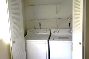 9477 Palm Cir, Pembroke Pines, FL 33025 - Photo 13