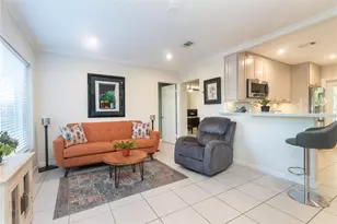 704 NE 14th Pl, Fort Lauderdale, FL 33304 - Photo 3