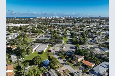 704 NE 14th Place, Fort Lauderdale, FL 33304 - Photo 13