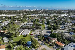 704 NE 14th Pl, Fort Lauderdale, FL 33304 - Photo 13