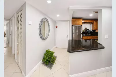 5160 Las Verdes Circle #103, Delray Beach, FL 33484 - Photo 9