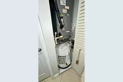 5160 Las Verdes Circle #103, Delray Beach, FL 33484 - Photo 11