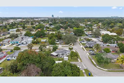 5829 Hayes Street, Hollywood, FL 33021 - Photo 7