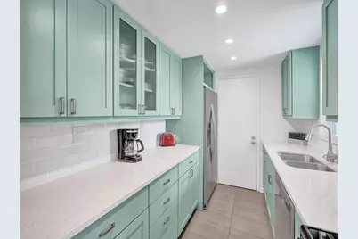 720 Bayshore Drive #302, Fort Lauderdale, FL 33304 - Photo 5