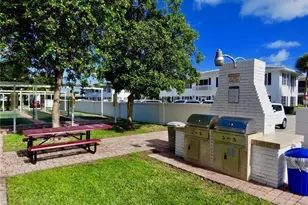 2191 NE 68th St, Fort Lauderdale, FL 33308 - Photo 9
