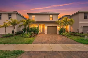 713 SE 15th Ave, Homestead, FL 33033 - Photo 1