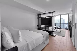 398 NE 5th St, Miami, FL 33132 - Photo 3