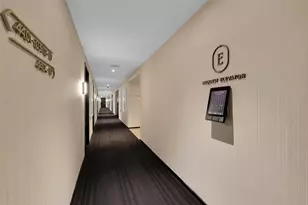 398 NE 5th St, Miami, FL 33132 - Photo 13