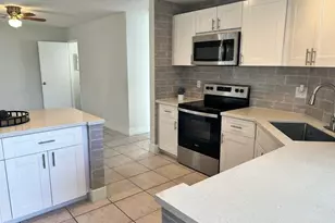 1372 Bayview Cir, Weston, FL 33326 - Photo 7