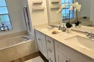 1372 Bayview Cir, Weston, FL 33326 - Photo 13