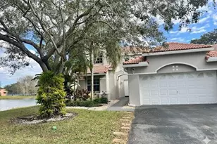 1372 Bayview Cir, Weston, FL 33326 - Photo 1