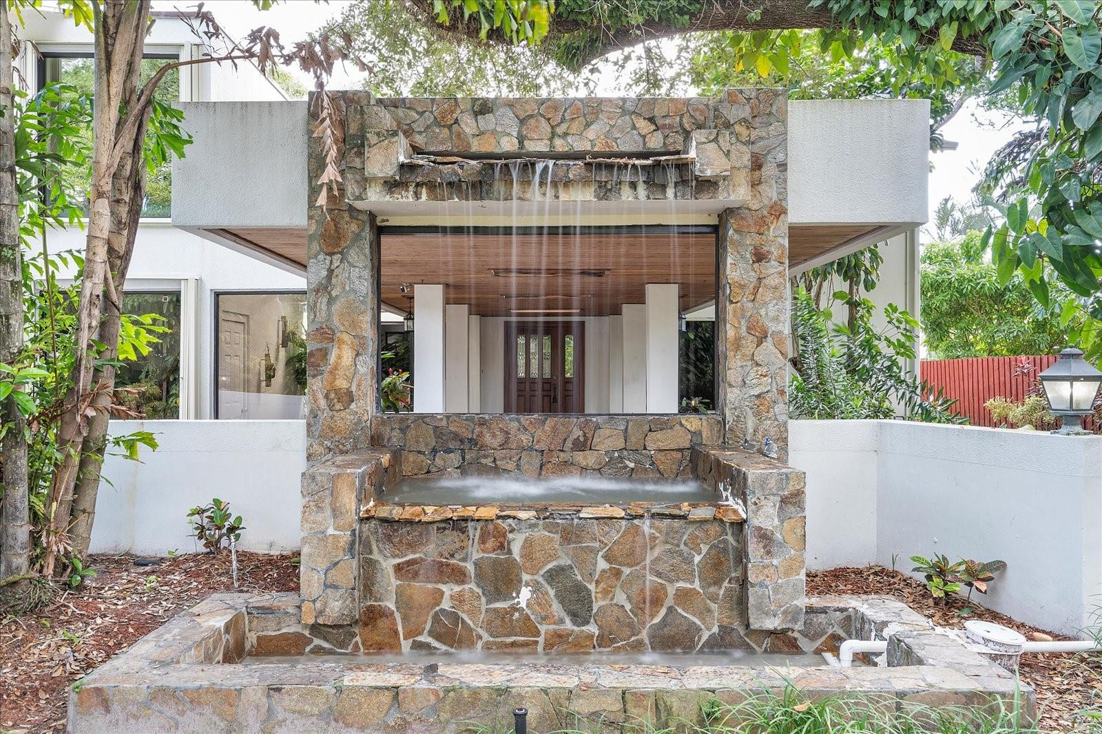 1240 SW 14th Ave main architectural view