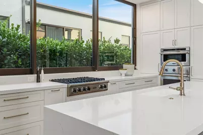 2221 NE 19th Street, Wilton Manors, FL 33305 - Photo 23