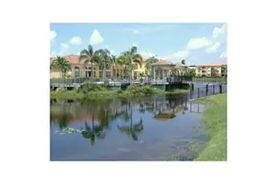 9610 NW 2nd St, Pembroke Pines, FL 33024 - Photo 5