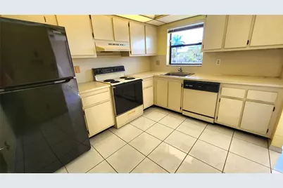 10467 S Sunrise Lakes Boulevard #310, Sunrise, FL 33322 - Photo 21