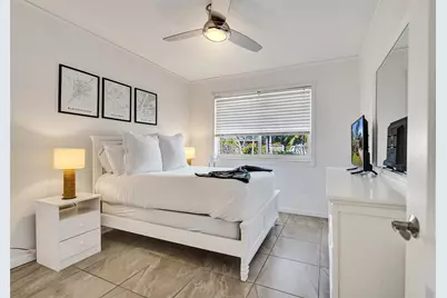 1528 NE 28th Drive, Wilton Manors, FL 33334 - Photo 11