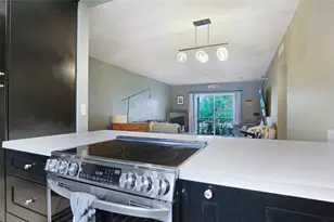 8524 Old Country Manor, Davie, FL 33328 - Photo 5