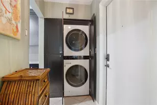 8524 Old Country Manor, Davie, FL 33328 - Photo 7