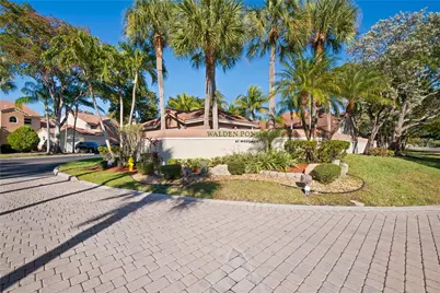 8245 NW 70th Street, Tamarac, FL 33321 - Photo 29