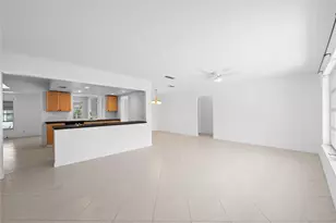 7005 NW 11th St, Margate, FL 33063 - Photo 11