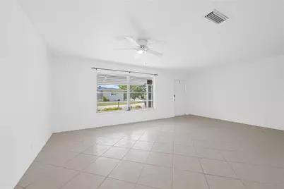 7005 NW 11th Street, Margate, FL 33063 - Photo 17