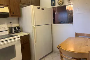 9420 Sunrise Lakes Blvd, Sunrise, FL 33322 - Photo 19