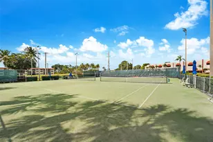 300 S Hollybrook Dr, Pembroke Pines, FL 33025 - Photo 21