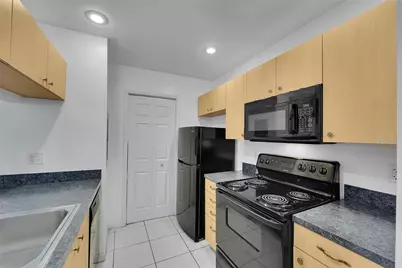 2698 N Nob Hill Road, Sunrise, FL 33322 - Photo 5