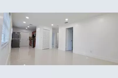 831 NW 14th Way #2, Fort Lauderdale, FL 33311 - Photo 5