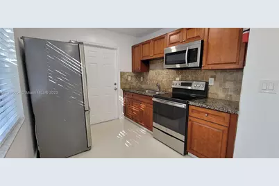 831 NW 14th Way #2, Fort Lauderdale, FL 33311 - Photo 1