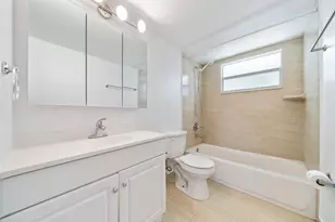 2555 NE 11th St, Fort Lauderdale, FL 33304 - Photo 23