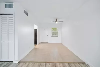 2555 NE 11th Street #606, Fort Lauderdale, FL 33304 - Photo 9